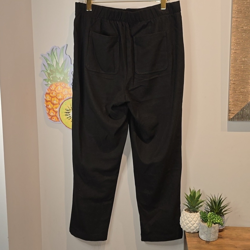 Torrid - Relaxed Straight Leg Brushed Twill High-Rise Pant in Deep Black - Picture 4 of 11